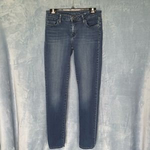 EUC Ultimate Skinny Calvin Klein dark rinse jeans